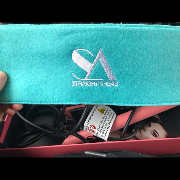 Straight Ahead Straightener & Accessories
